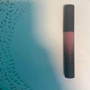 I am selling matte lipsticks same sizes